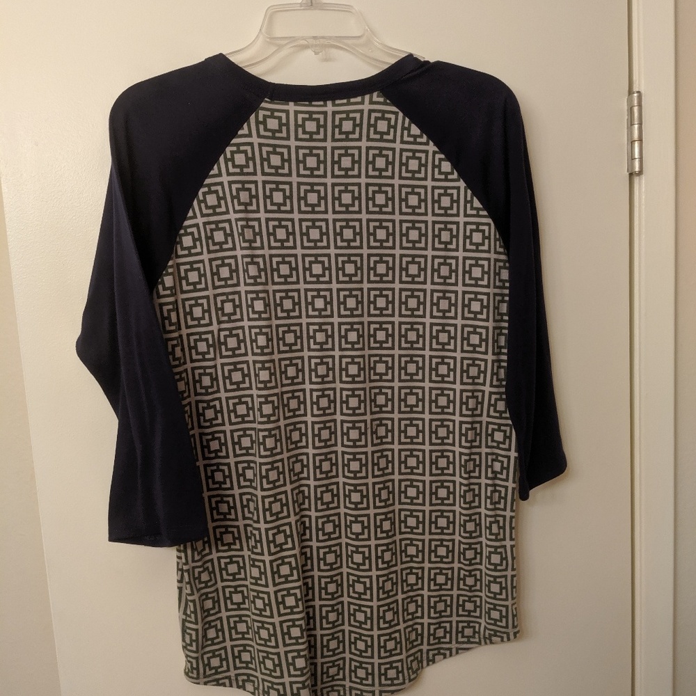 Lularoe Randy tee - Picture 4 of 5